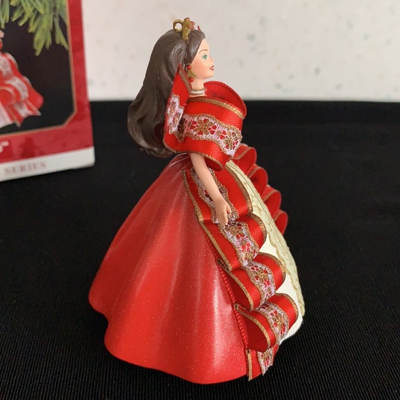 1997 Hallmark Holiday Barbie Ornament - Picture 15 of 16